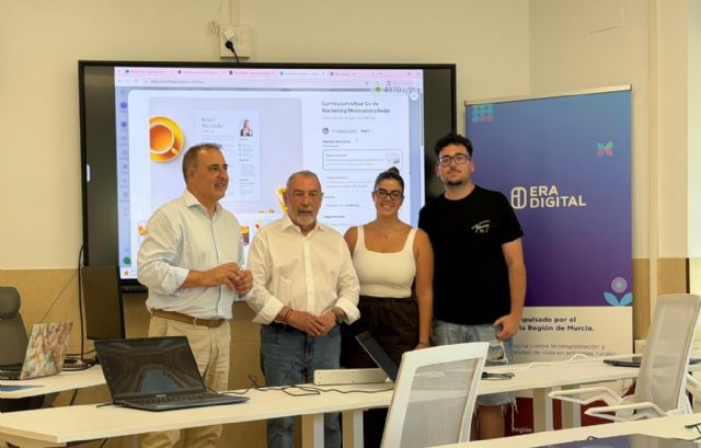 La Comunidad habilita un aula de formación en Ricote para facilitar la formación digital de los vecinos