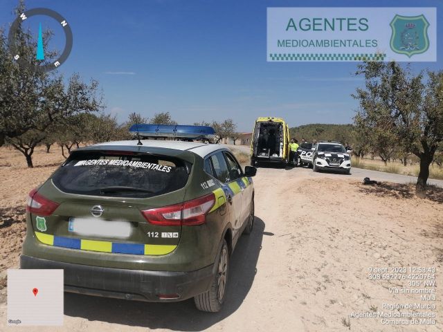 Servicios de emergencias rescatan a un motorista herido en Ricote