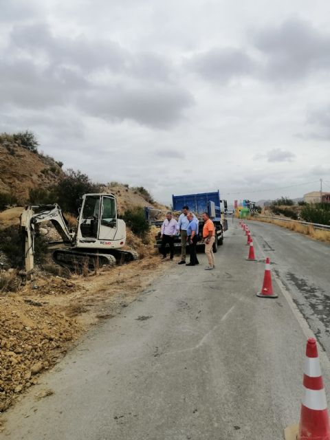 El Gobierno regional avanza en la ampliación de la red de abastecimiento de agua en el paraje de las Lomas del Campo de Ricote