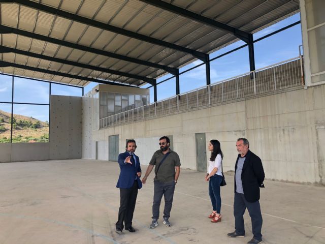 La Comunidad financia el cubrimiento de la pista polideportiva de Ricote